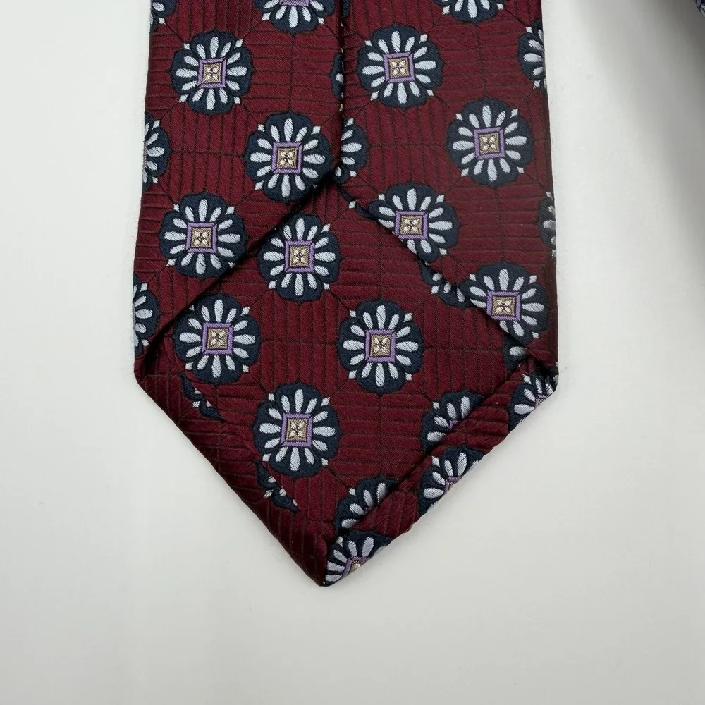 Jos. A Bank Men's Signature Gold 100% Silk Tie Red Daisy Pattern Elegant Vintage